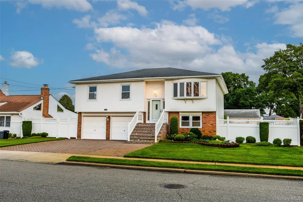 93 Toronto Avenue Massapequa, NY 11758