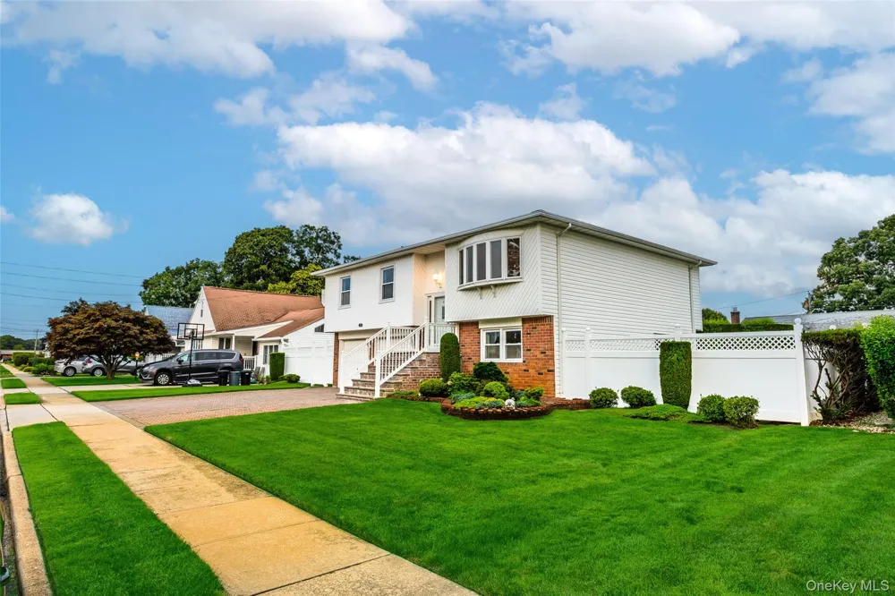 93 Toronto Avenue Massapequa, NY 11758