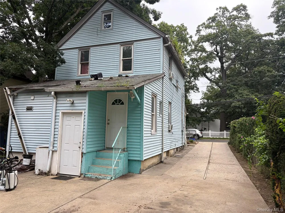 88 Colonial Avenue Freeport, NY 11520
