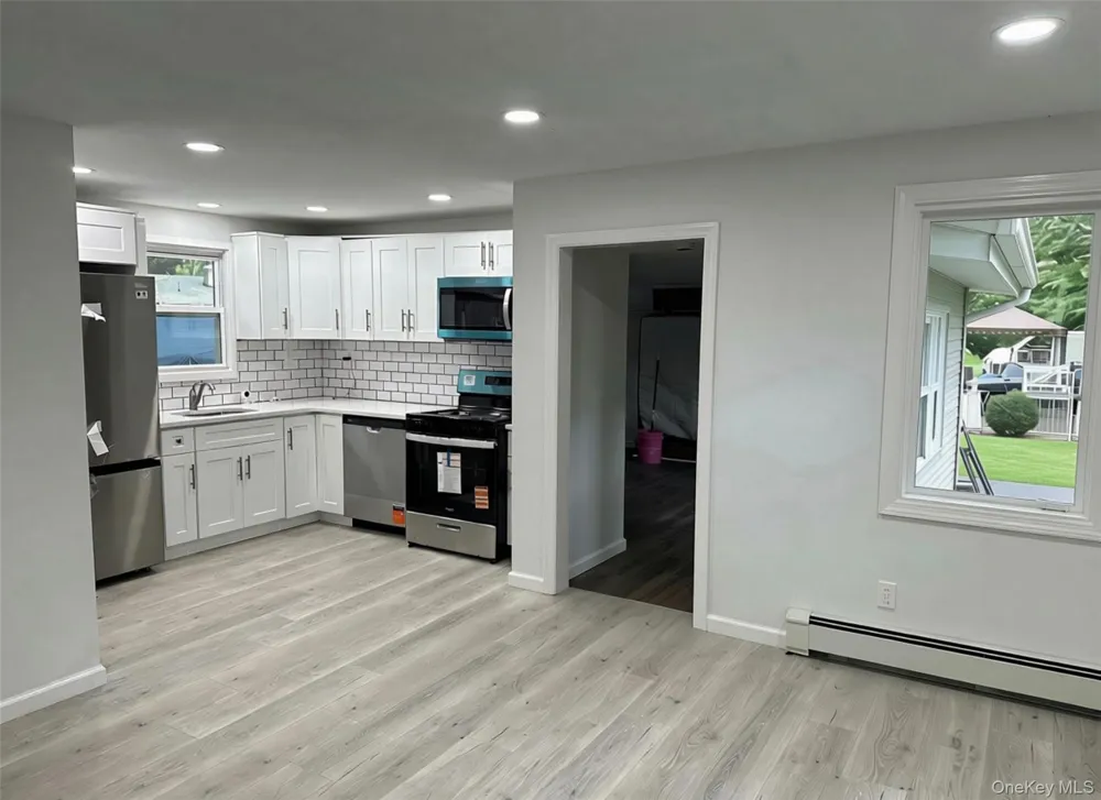 10 Barclay Road Mastic Beach, NY 11951
