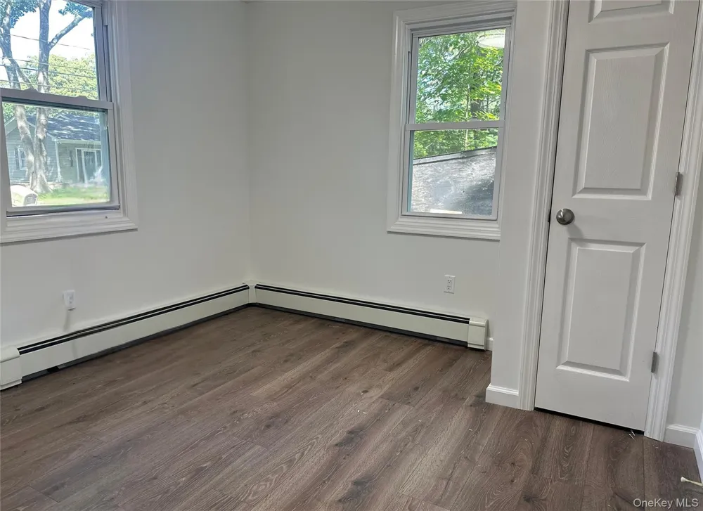 10 Barclay Road Mastic Beach, NY 11951
