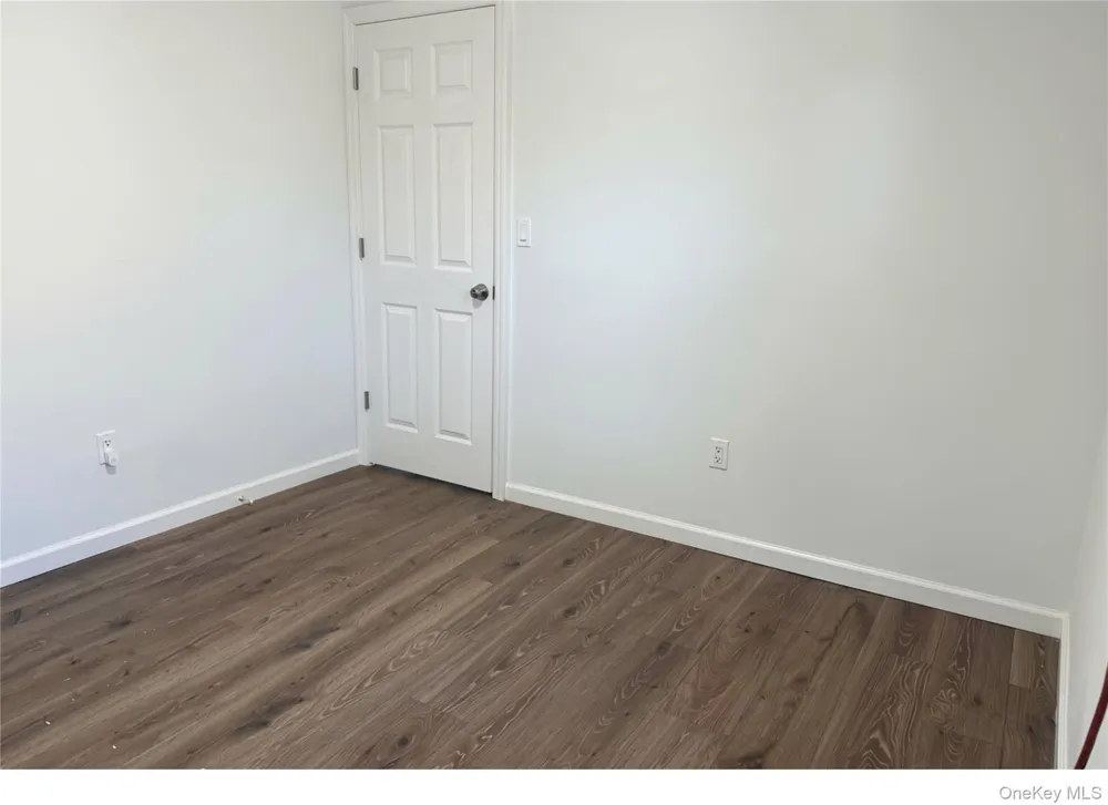 10 Barclay Road Mastic Beach, NY 11951