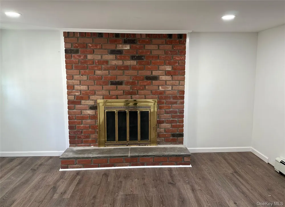 10 Barclay Road Mastic Beach, NY 11951