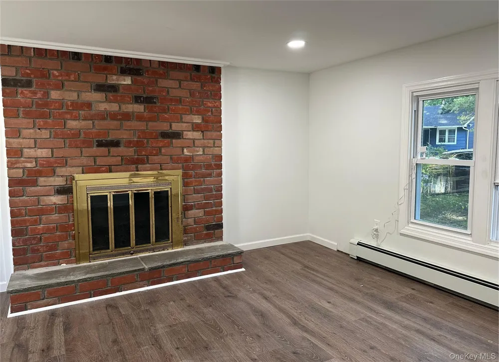 10 Barclay Road Mastic Beach, NY 11951