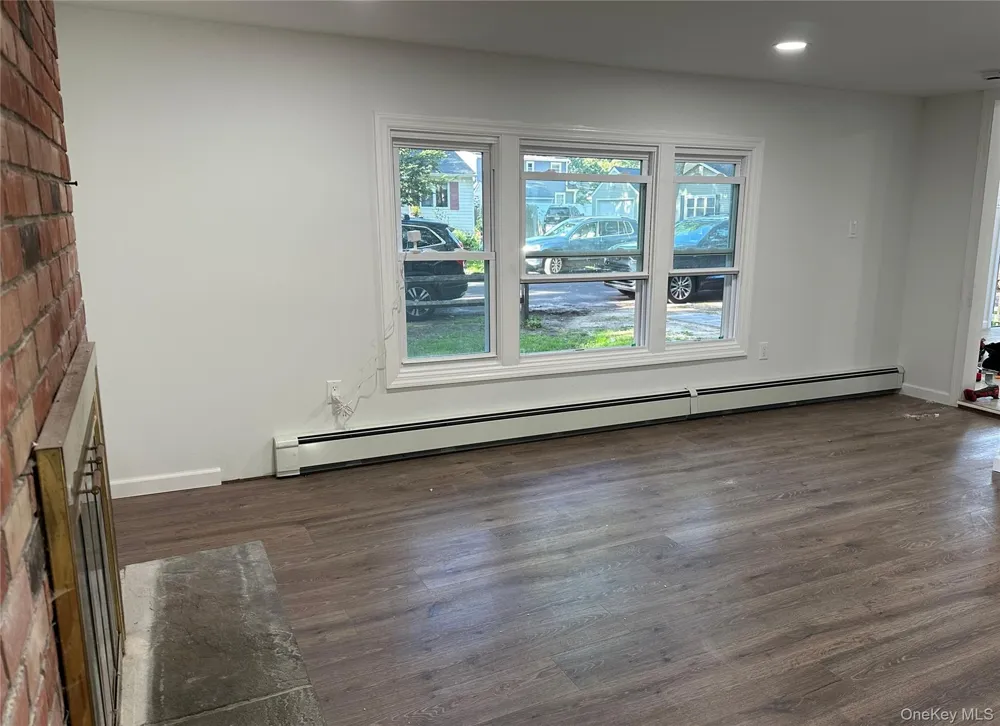 10 Barclay Road Mastic Beach, NY 11951