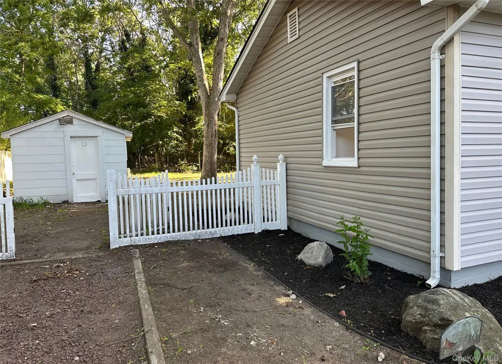 10 Barclay Road Mastic Beach, NY 11951
