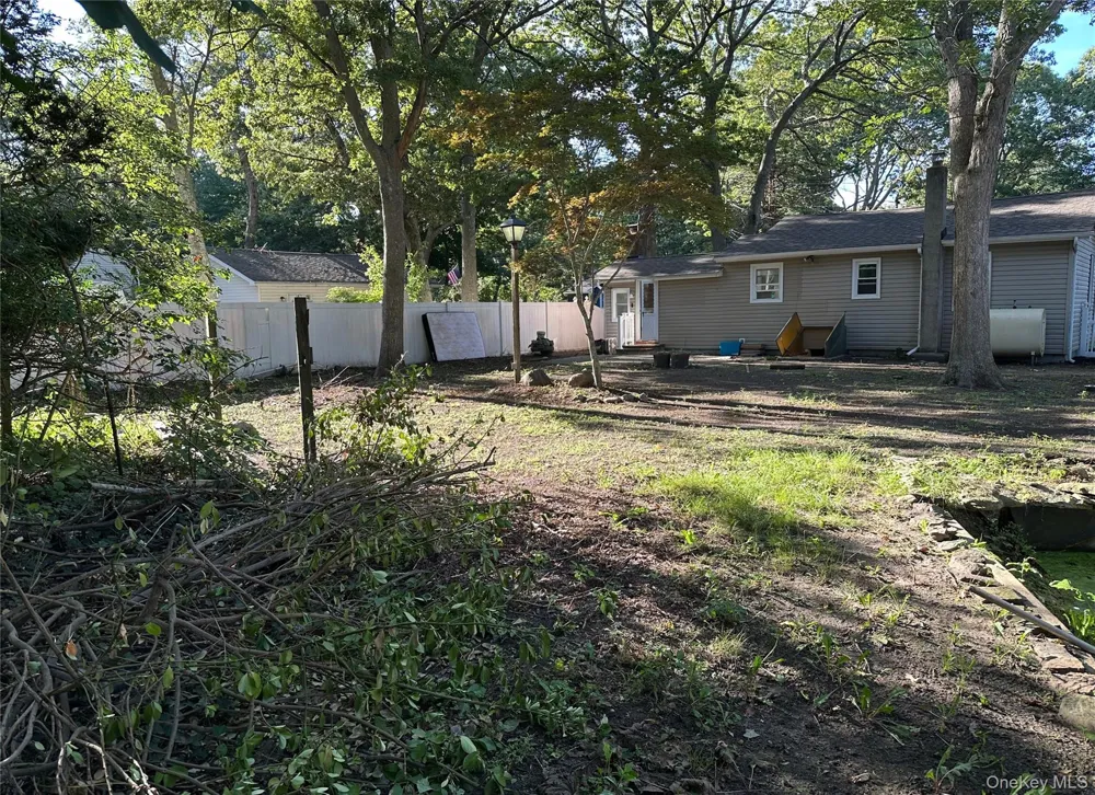 10 Barclay Road Mastic Beach, NY 11951