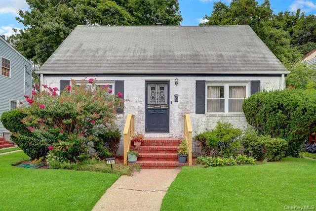 781 Salem Road Uniondale, NY 11553