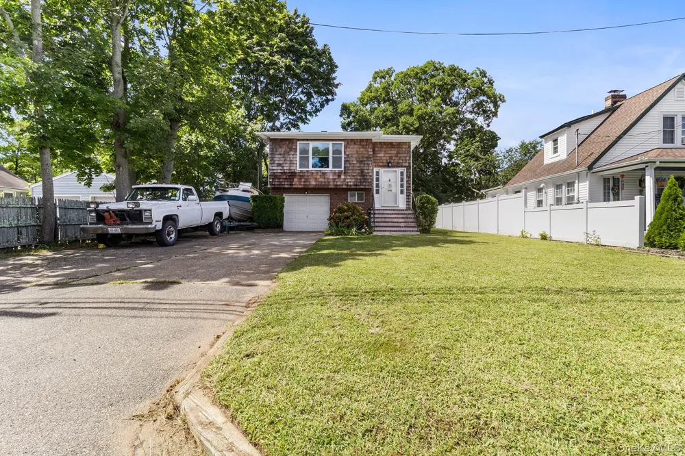 1320 Pine Acres Boulevard Bay Shore, NY 11706