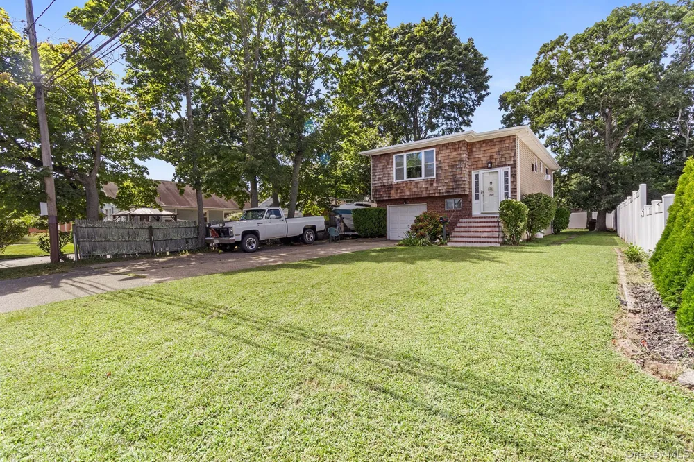 1320 Pine Acres Boulevard Bay Shore, NY 11706