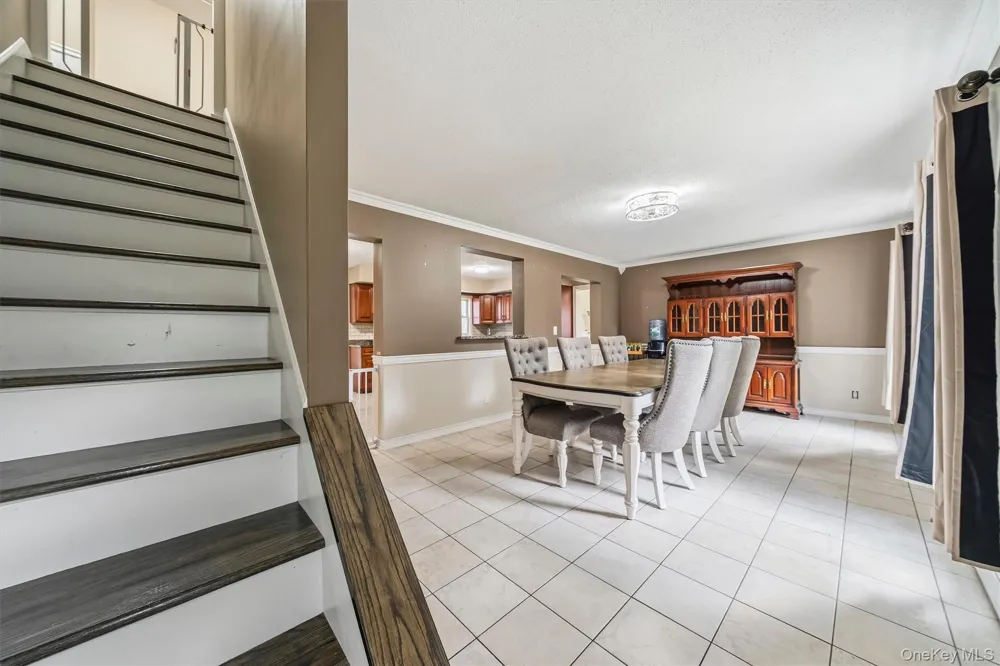 5 Libra Lane Wallkill, NY 12589