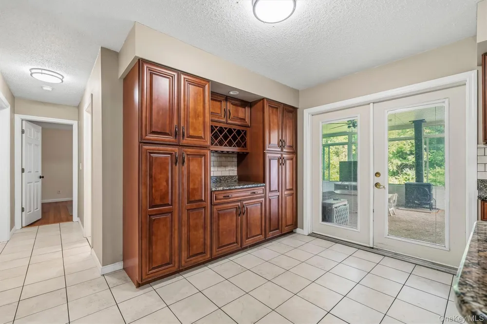 5 Libra Lane Wallkill, NY 12589