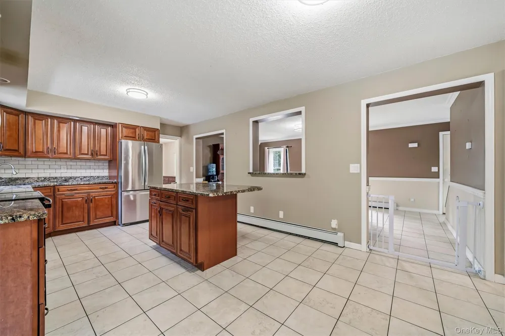 5 Libra Lane Wallkill, NY 12589