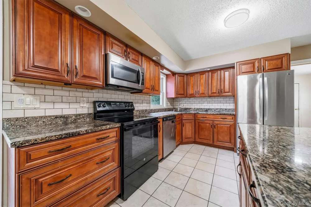 5 Libra Lane Wallkill, NY 12589