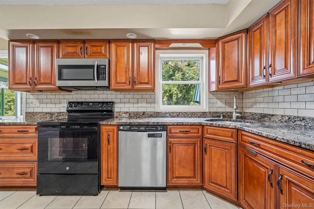 5 Libra Lane Wallkill, NY 12589