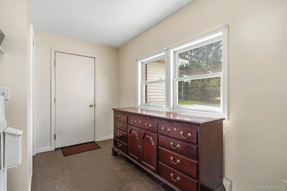 5 Libra Lane Wallkill, NY 12589