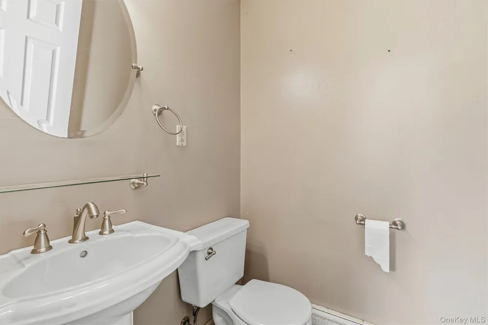 5 Libra Lane Wallkill, NY 12589