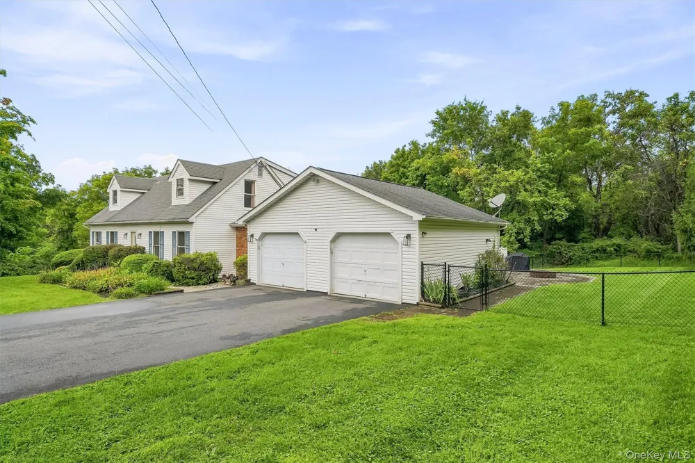 5 Libra Lane Wallkill, NY 12589