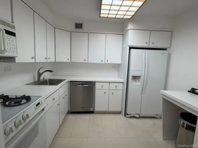 1 Bay Club Drive #16W Bayside, NY 11360