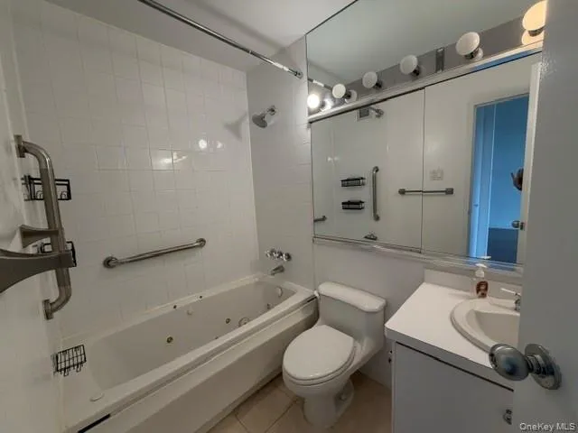 1 Bay Club Drive #16W Bayside, NY 11360