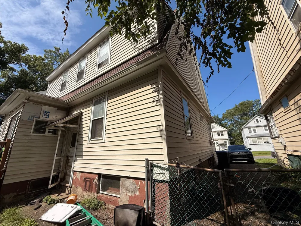 30 Bogart Ter Colonie, NY 12202