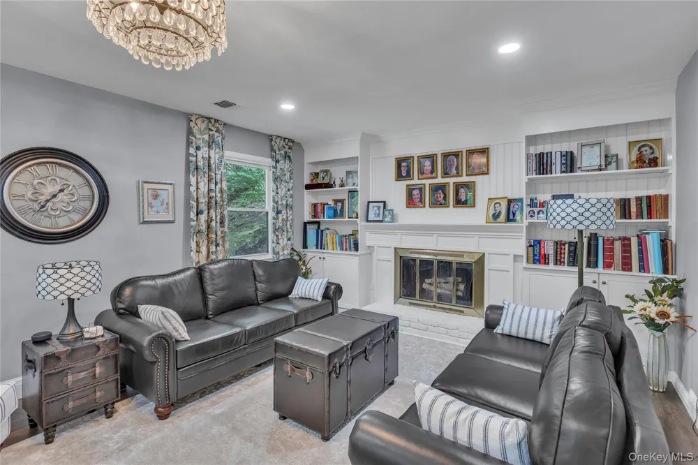 107 Fleets Cove Road Huntington, NY 11743