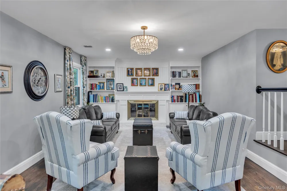107 Fleets Cove Road Huntington, NY 11743