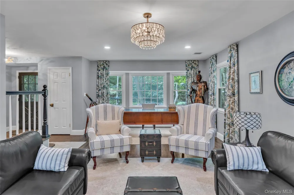 107 Fleets Cove Road Huntington, NY 11743