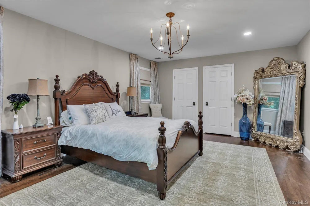 107 Fleets Cove Road Huntington, NY 11743