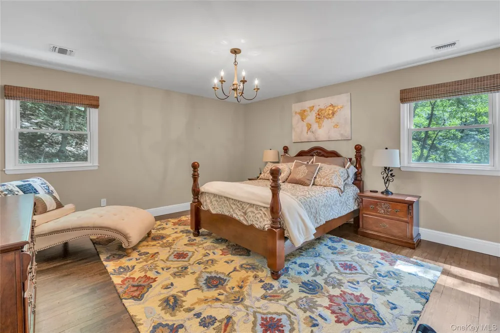 107 Fleets Cove Road Huntington, NY 11743