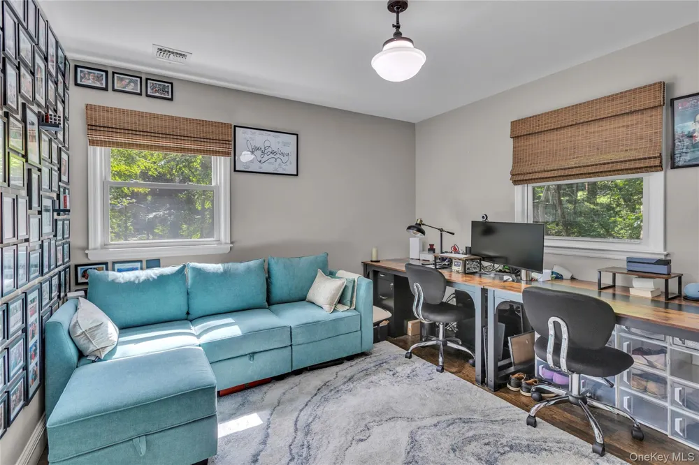 107 Fleets Cove Road Huntington, NY 11743