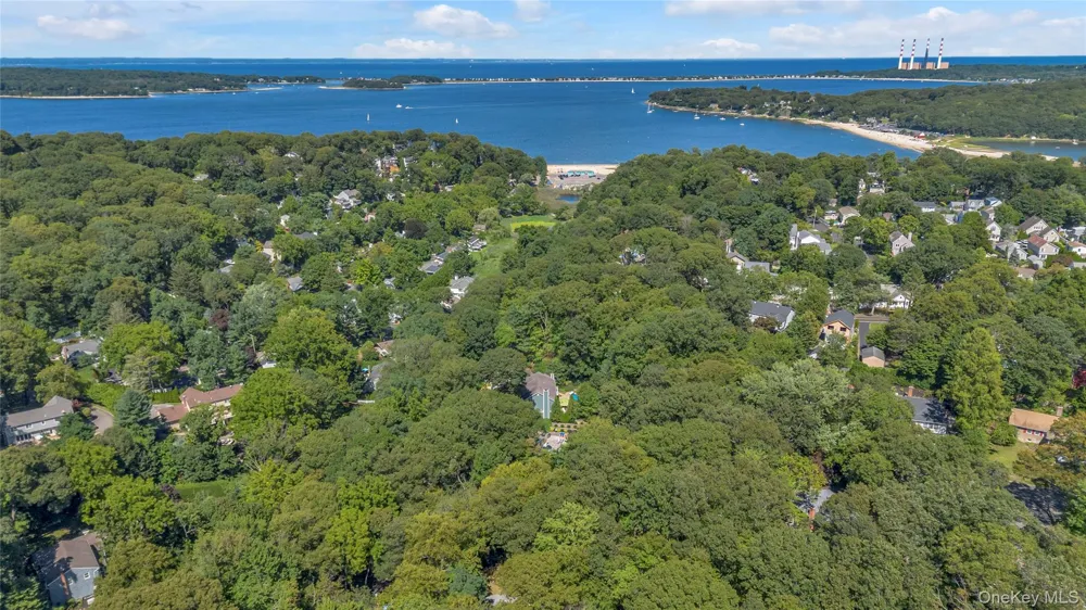 107 Fleets Cove Road Huntington, NY 11743