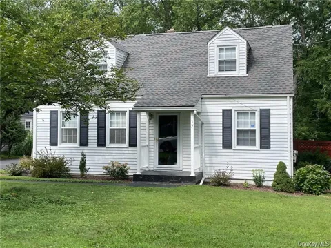 17 Kinderhook Drive