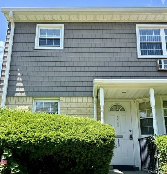 3922 Wilshire Lane #H Oakdale, NY 11796