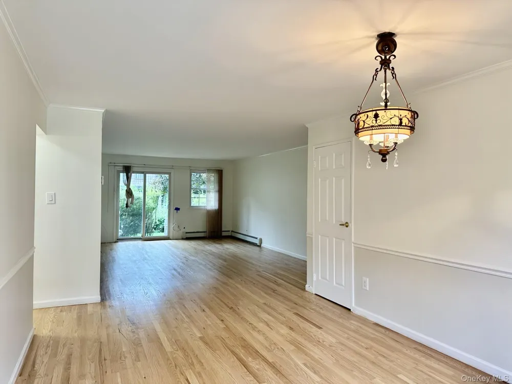 3922 Wilshire Lane #H Oakdale, NY 11796