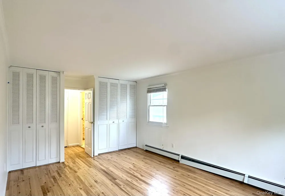3922 Wilshire Lane #H Oakdale, NY 11796