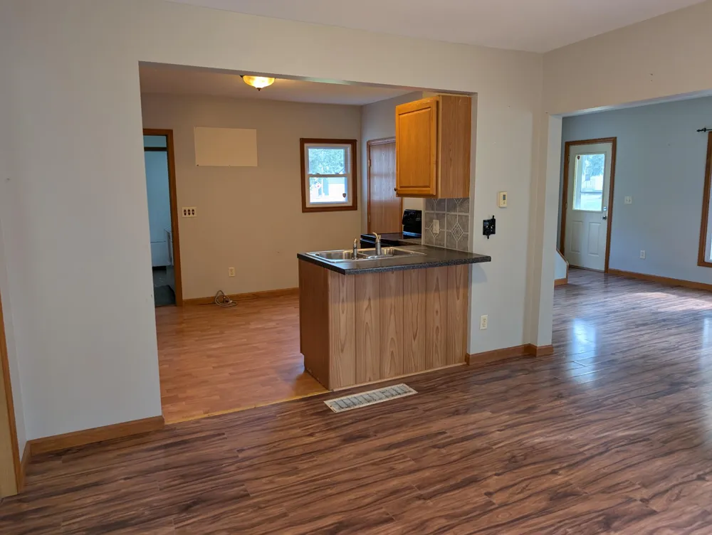 324 S East Street Cassopolis, MI 49031