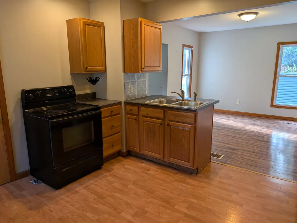 324 S East Street Cassopolis, MI 49031