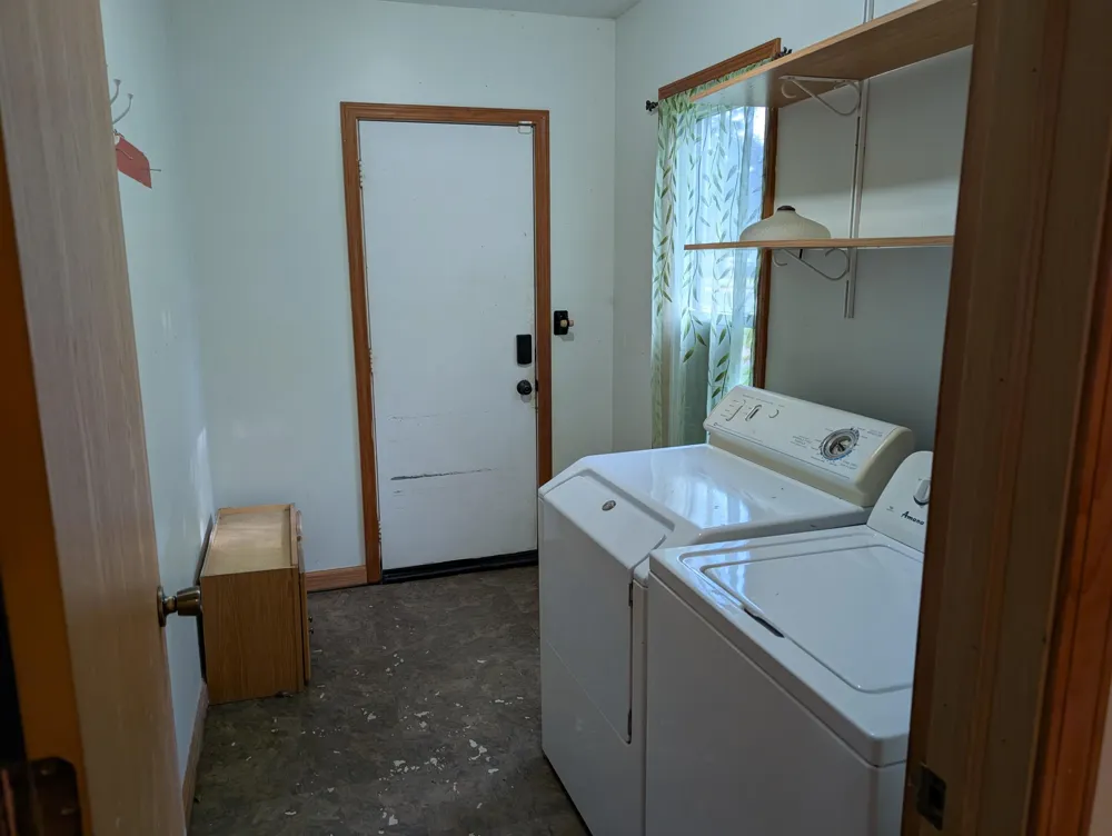 324 S East Street Cassopolis, MI 49031
