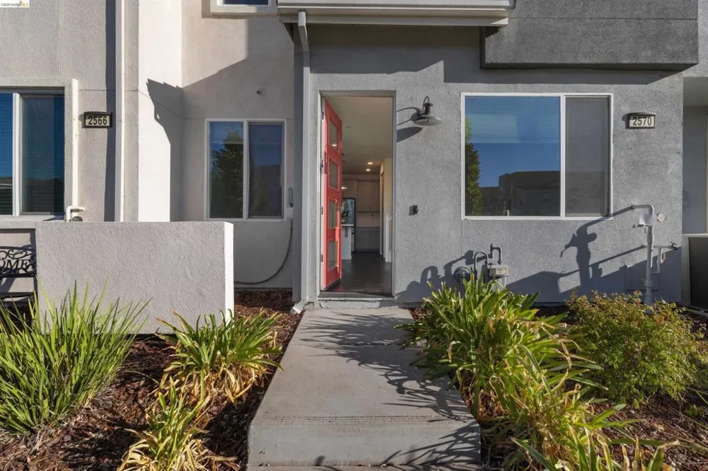 2570 Natomas Crossing Drive Sacramento, CA 95834
