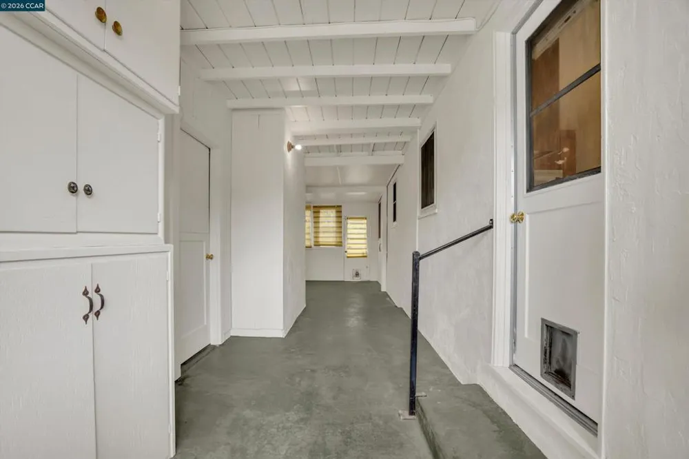 8 Water St Bay Point, CA 94565