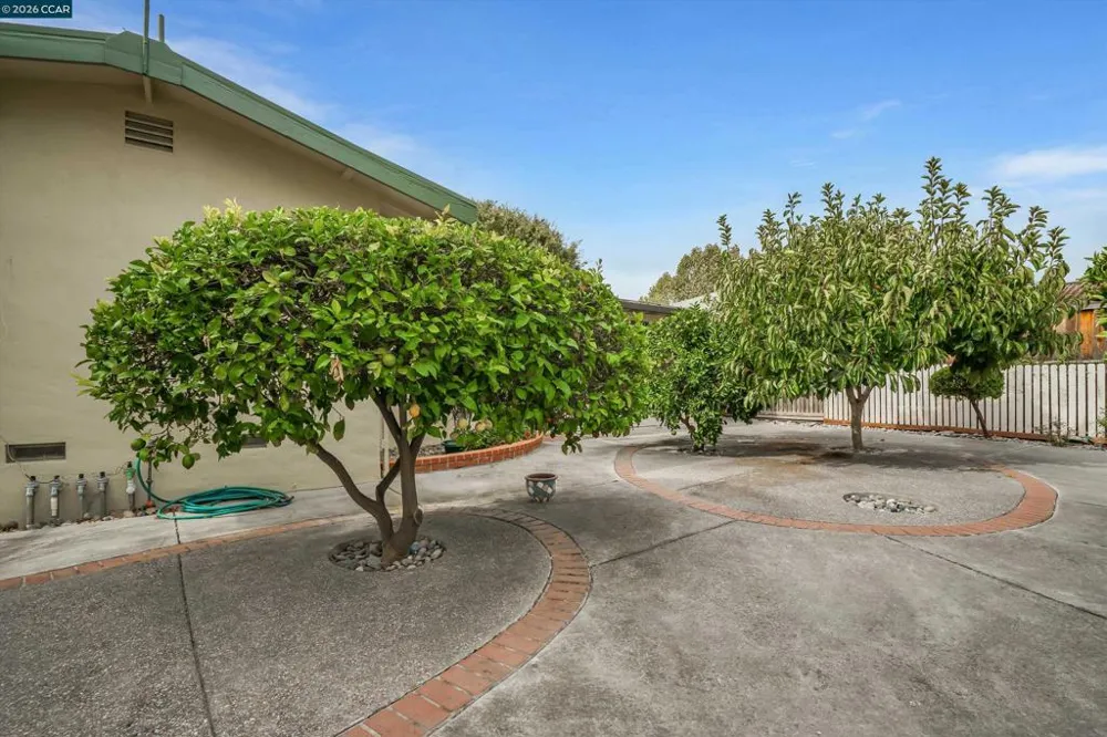 8 Water St Bay Point, CA 94565