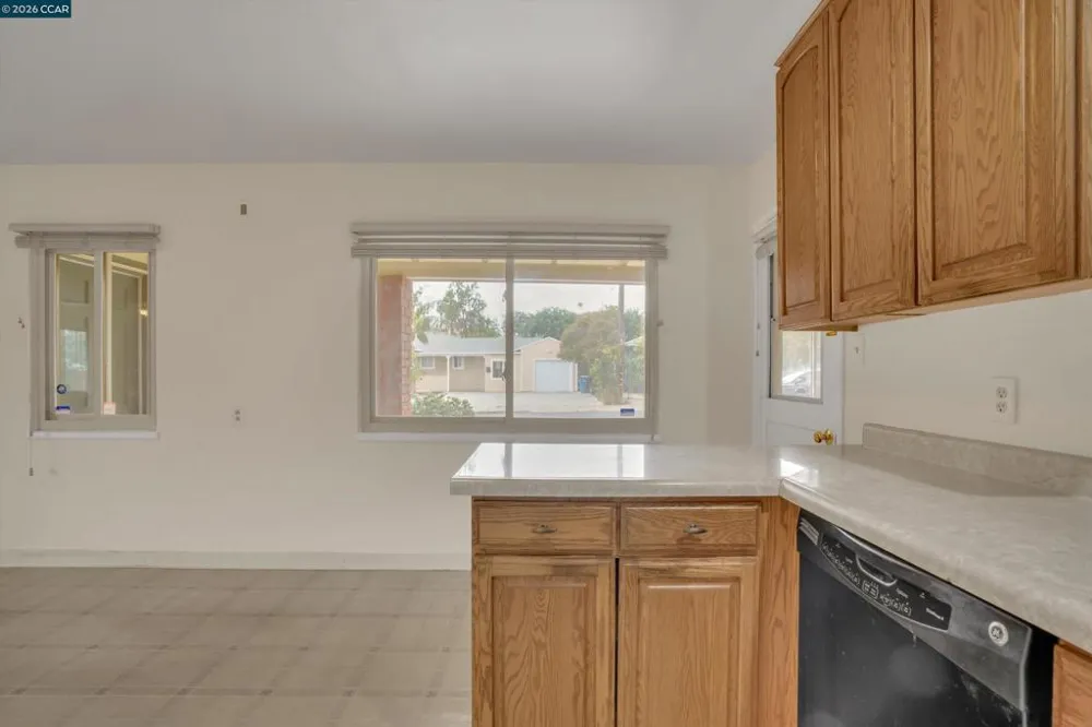 8 Water St Bay Point, CA 94565