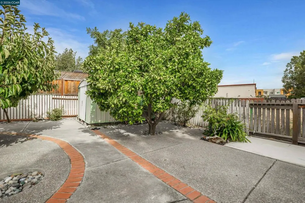 8 Water St Bay Point, CA 94565
