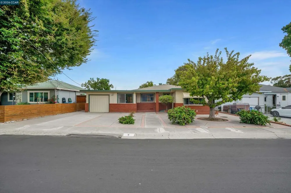8 Water St Bay Point, CA 94565