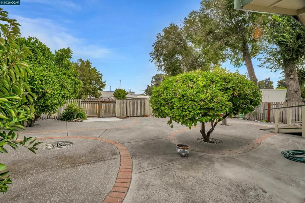 8 Water St Bay Point, CA 94565