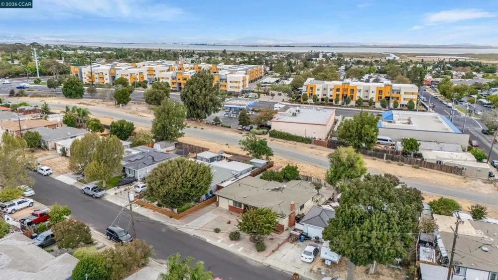 8 Water St Bay Point, CA 94565