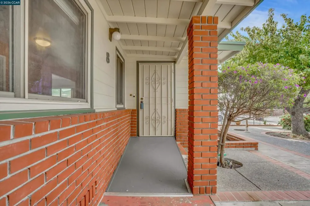 8 Water St Bay Point, CA 94565