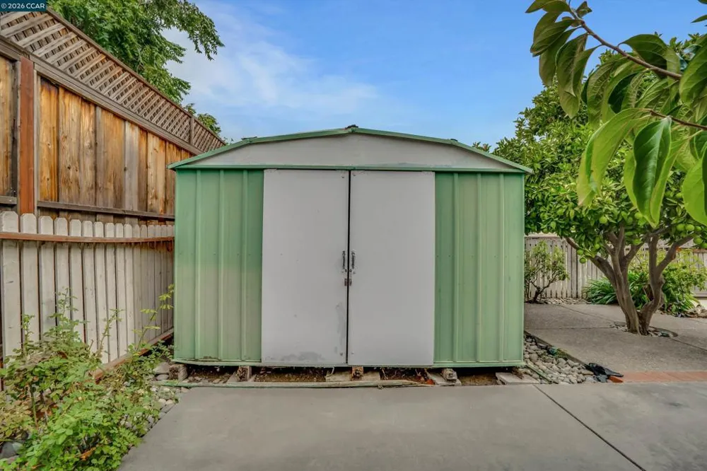 8 Water St Bay Point, CA 94565
