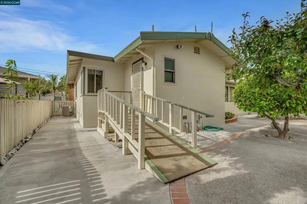 8 Water St Bay Point, CA 94565